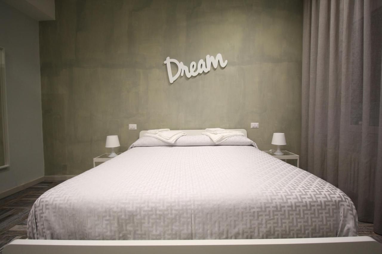 Recia Room Neapel Exterior foto